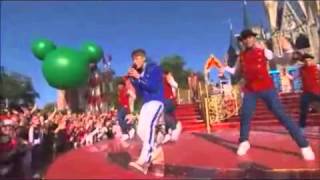 Justin Bieber- Mistletoe & Santa Clause is Coming to Town Disney World Christmas Parade