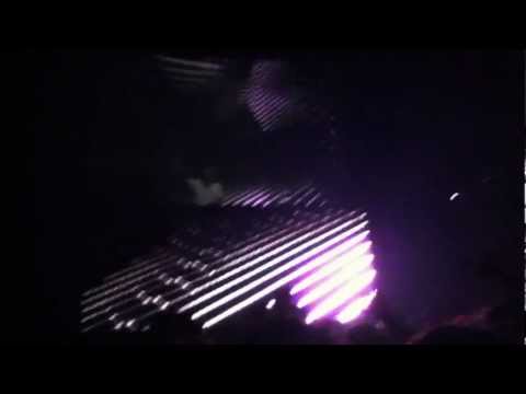 Otto Knows live@OneLastTour (Sportpaleis Antwerp 01-12-2012)