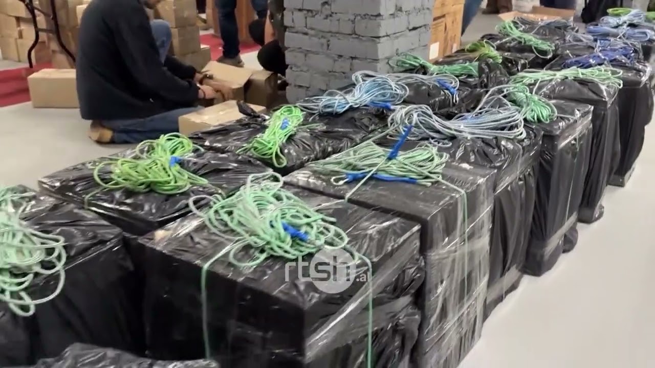 Hyn në fuqi armëpushimi në Oleshky/Zonja e Parë e SHBA-së ndërmjetësoi ndaljen e luftimeve për arsye humanitare