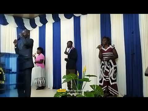 ninashangaa nikielewa .( worship song