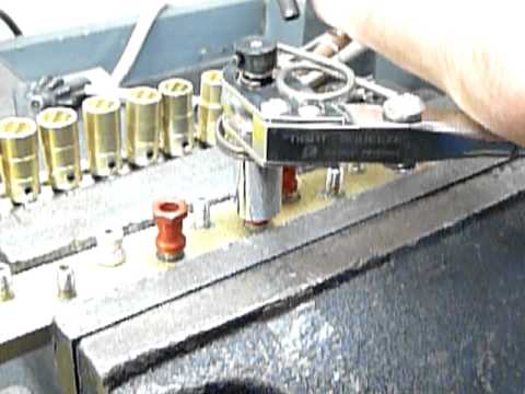 ''Tight-Squeeze'' Aircraft Tool For Hi-Lok Fastener Installation