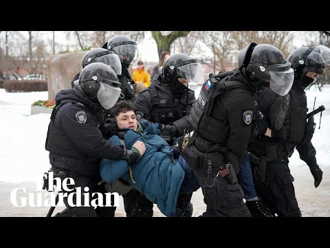 Alexei Navalny: police in Russia crack down on protests as activists are detained