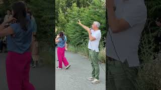 — Լարերի հետ կռիվ ա տալիս 🤣