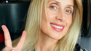 Omaggio a Lara 💖 Les Murs - Wonderful Lara A.I. Images and Recent Scenes