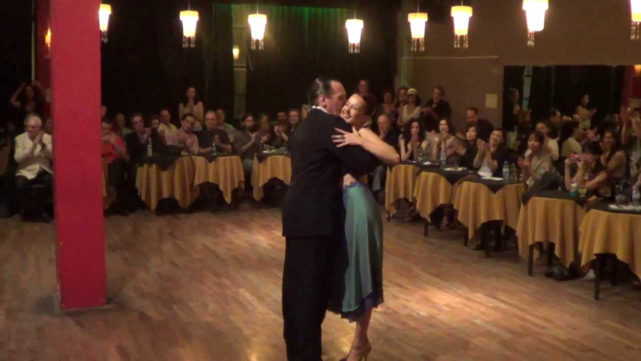 Alejandra Gutty y Pancho Martinez Pey en El Beso • Milonga!