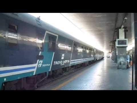 Partenza della Tradotta dell' ICN 1960 per il Parco Prenestino con E656.431 in spinta!