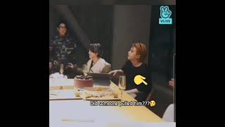 Download lagu Did someone just pulled kim taehyung (v) 🧐🤔🤧#bts#vlive 💥#kimtaehyung #AMAsaward mp3