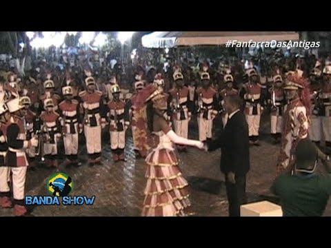 FAMCARF- Fanfarra do colégio Carneiro Ribeiro no concurso de Bandas e Fanfarras 2006 em Santo Amaro