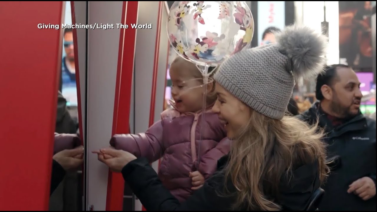 How Giving Tuesday benefits your mental health: 'We like to help other people'