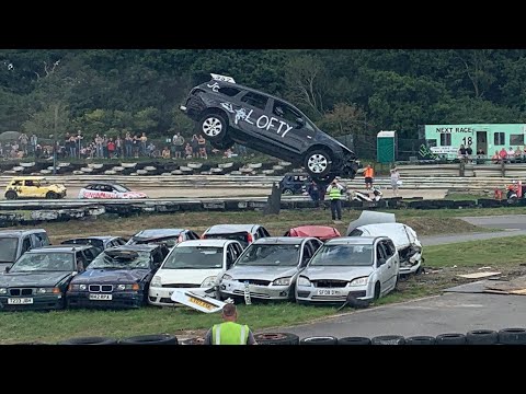 Angmering Oval Raceway Car Jumping!29/8/22