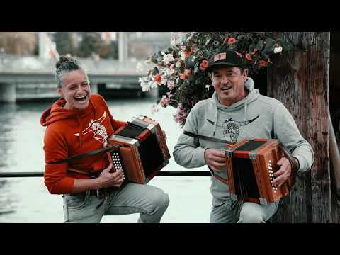 s'Chochä mit Schwyzerörgeli - Uf de Alpe obe (i de Stadt Luzern)