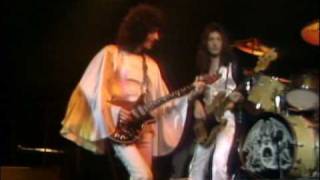 Queen - Now I&#39;m Here - Hammersmith Odeon, London - 1975/12/24