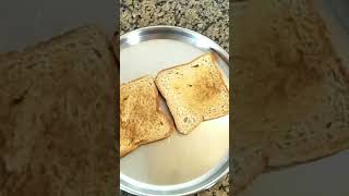 Sunny Side Up Eggs with Crispy Bread Butter l A perfect breakfast #cooking #shorts #viral