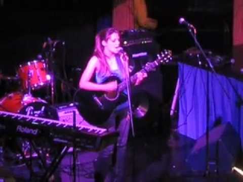 Laura Jeanne performs James Morrison Cover at Cafe De Paris, London. 2007
