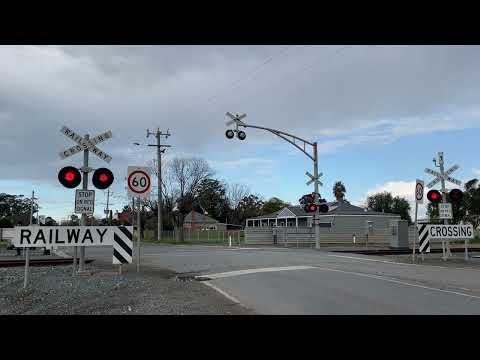 Victoria St Railway Crossing, Tallygaroopna