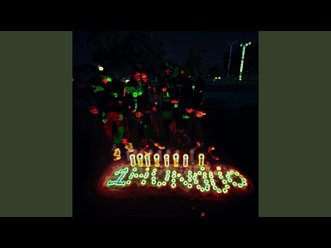 SexyRedd (feat. HunddoSeem)