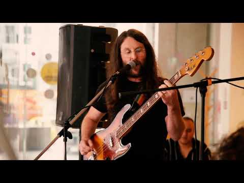 95bFM Drive Island: Droor - Star To Finish