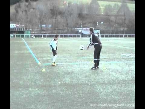 Fußballtraining - Koordinationstraining: Skippings - Stabil stehen - Passen