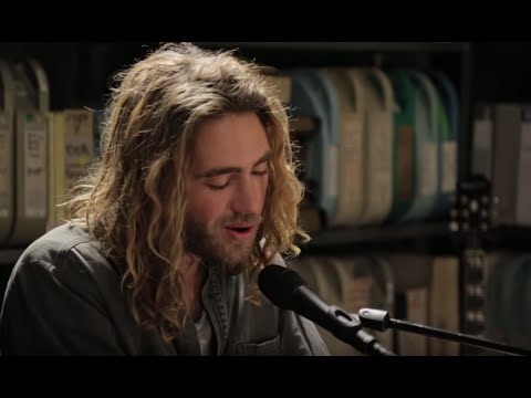 Watch The Wrong Man Download