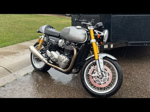 Triumph Thruxton 1200R (sounds/acceleration)