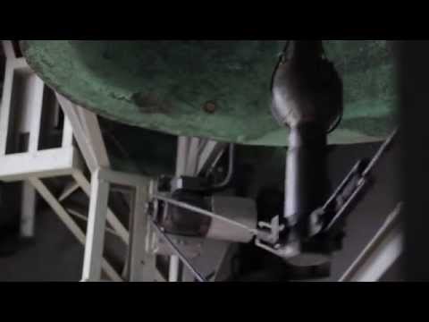 Dalle campane del Duomo di Milano in festa