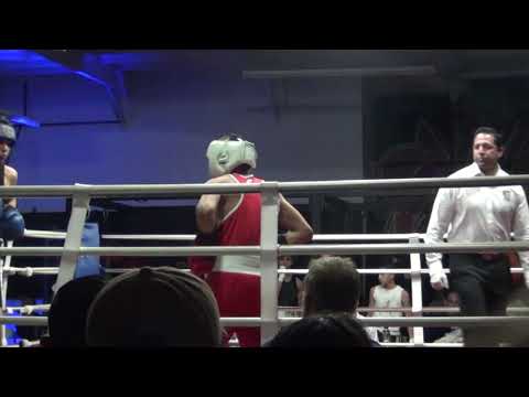 Oscar Lara (Black) vs Xavier Dozal (Red) amateur bout at Bound Boxing on February 7, 2020 Round #1
