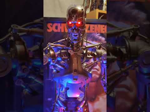 The Terminator, Hachette Build The T-800 endoskeleton 1/2 scale model kit/figure