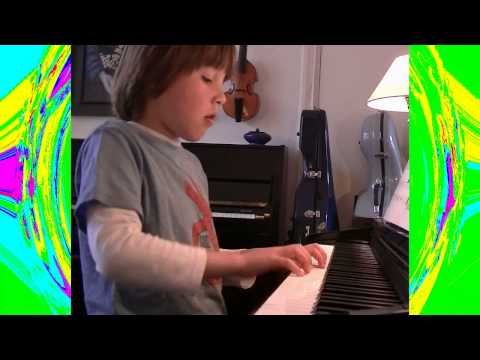 Muziekatelierstolz: Floris speelt apestreken