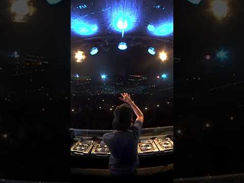 Avicii - Wake Me Up - Live at Tomorrowland, 27th July 2013 #avicii #aloeblacc #tomorrowland