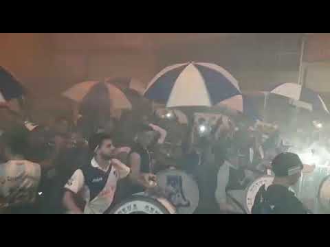 "Alvarado de Mar del Plata siempre de fiesta" Barra: La Brava &bull; Club: Alvarado