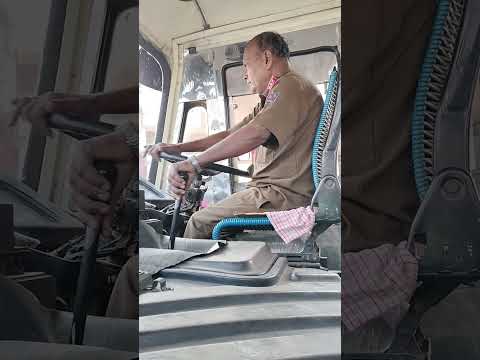 #ksrtcbus #Eicherbus engine sound,😍and gear shift.🤩#ksrtcbus driver mass enrty😅