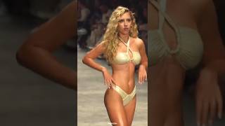 #swimming #swimsuit #beachwear #tiktok #trending #swimwear #bikini #weak#bikini #balenciaga