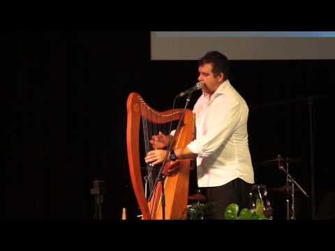 Andrew Ironside plays Harp at Coolum