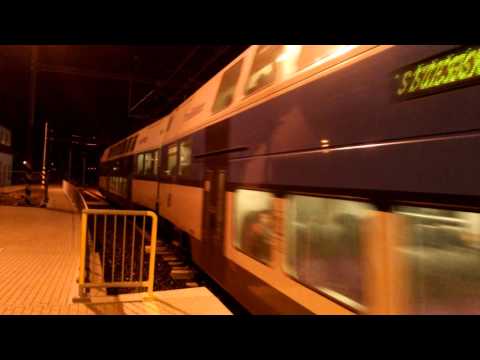 Odjezd City Elefantu (971) z Úval s pozdravem