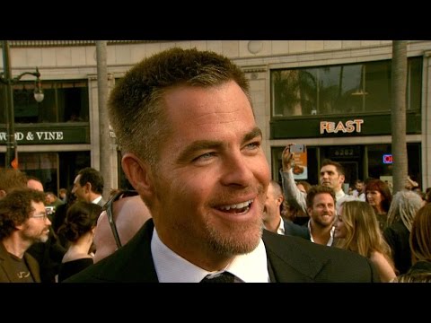 EXCLUSIVE: Chris Pine Still Has a Flip Phone! Why He 'Hates' Technology