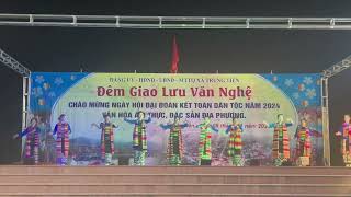 Múa Inh lả ơi ( kết hợp cồng, chiêng, khua luống, bom bu )  thể hiện: bản Chè
