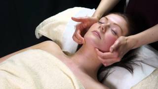 Face & Scalp Massage - Aromatherapy Techniques