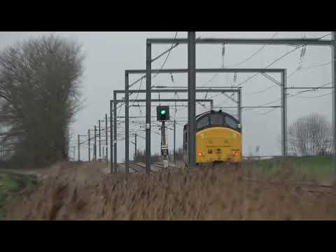 Regional Railways 37425 passing Queen Adelaide