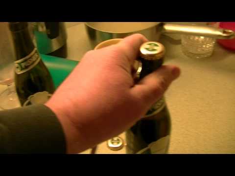 MongoTV_214 - Del 2 - God Weekend - John Åbner Ny Iskold Øl