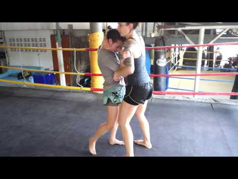 A Round of Clinch with Natalie Pagliughi "Ladykillface" at Petchrungruang