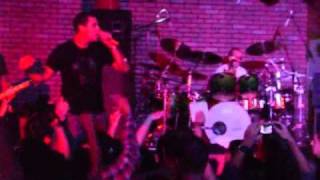 04 - Alien Ant Farm - Whisper (Live)