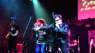 The Rezillos  ( Groovy Room)