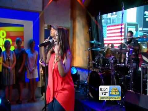 Mandisa Sings "Good Morning"