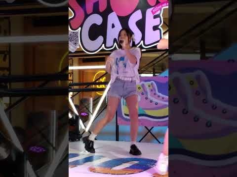 "I Peach you" 😻 FanCamAlicePeachyou SNEAKER 2023 230723 @Fashion island