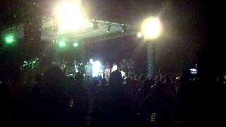 BEENIE MAN WALKS OUT ON BOUNTY KILLER AT DIAMOND SPLASH 2011 NEGRIL JAMAICA