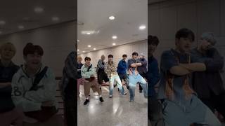 Download lagu 형들이랑 인기가요 끝난 후 😉 @kkanbyeongz  🙏#playwithme mp3