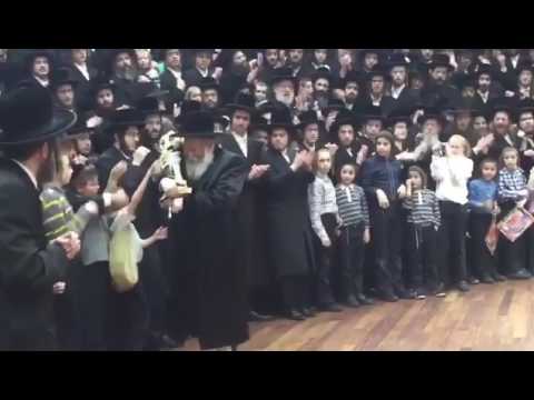 Hachnosas Sefer Torah In Bobov - Sivan 5777