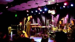 Bebel Gilberto live @ Brian Mcknight singing Chica Chica Boom Chic