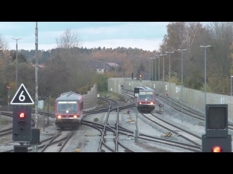 3 Diesel DMU Regional Trains arrive simultaneously: Southeast Bavaria Rail