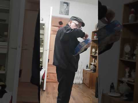 Elvis Karlqvist får kämpa för sin julklapp